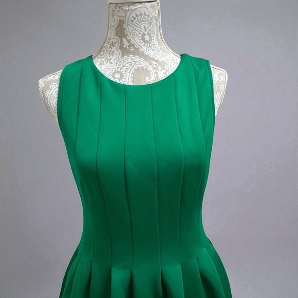 Vince Camuto Green Sleeveless Fit & Flare Dress Women’s Size 6 Pockets Party - Picture 13 of 14
